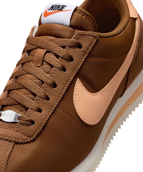 NIKE(ナイキ)の「NIKE WMNS CORTEZ DZ2795-202(スニーカー・メンズ・ブラウン・23.5cm/24.5cm/24cm)」の4枚目の写真