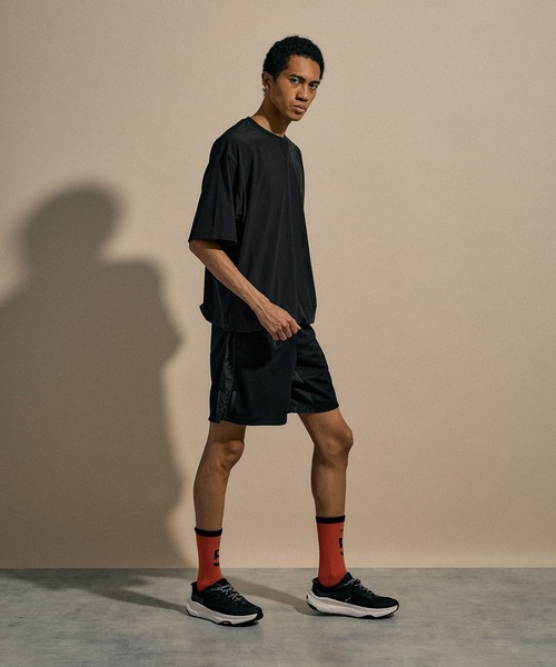 NUMERALS（ヌメラルズ）の「[NUMERALS]PANEL CREW NECK T-SHIRT（Tシャツ/カットソー・メンズ・カーキ/ブラック・LARGE/MEDIUM）」の7枚目の写真