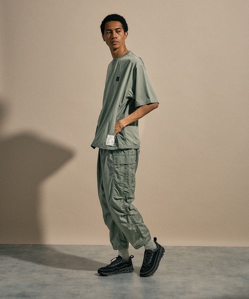 NUMERALS（ヌメラルズ）の「[NUMERALS]PANEL CREW NECK T-SHIRT（Tシャツ/カットソー・メンズ・カーキ/ブラック・LARGE/MEDIUM）」の11枚目の写真
