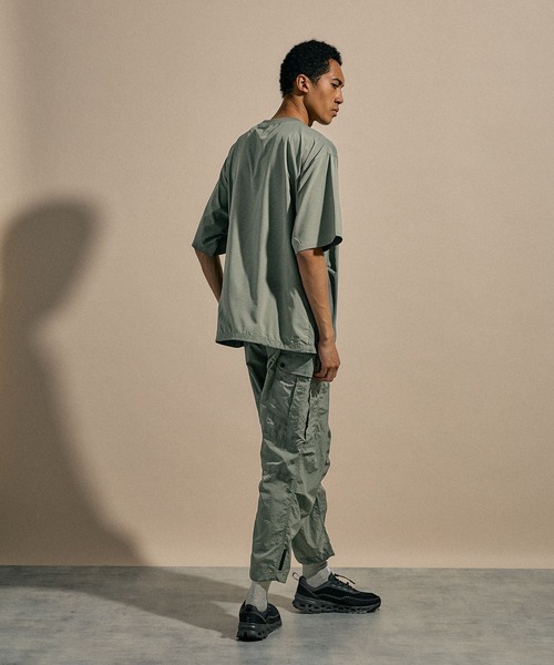NUMERALS（ヌメラルズ）の「[NUMERALS]PANEL CREW NECK T-SHIRT（Tシャツ/カットソー・メンズ・カーキ/ブラック・LARGE/MEDIUM）」の12枚目の写真