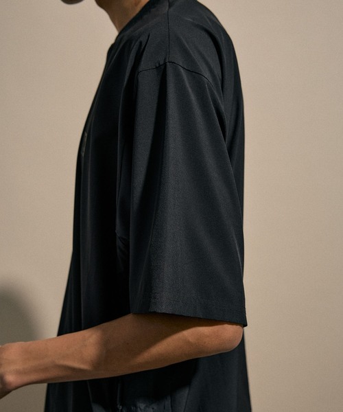 NUMERALS（ヌメラルズ）の「[NUMERALS]PANEL CREW NECK T-SHIRT（Tシャツ/カットソー・メンズ・カーキ/ブラック・LARGE/MEDIUM）」の21枚目の写真