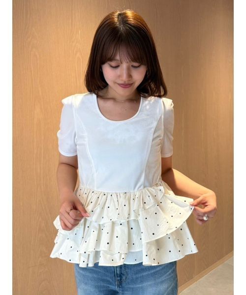 LILY BROWN(リリーブラウン)の「ベロアペプラムフリルトップス(Tシャツ/カットソー・レディース・ブラック/ピンク/ホワイト・F)」の2枚目の写真