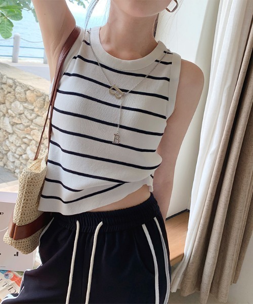 LUCPY(ラクピー)の「ボーダーノースリーブリブニットトップス(ニット/セーター・レディース・アイボリー/ホワイト×ブラック/ブラック/グリーン/ブラック×ホワイト/ホワイト・FREE)」の4枚目の写真