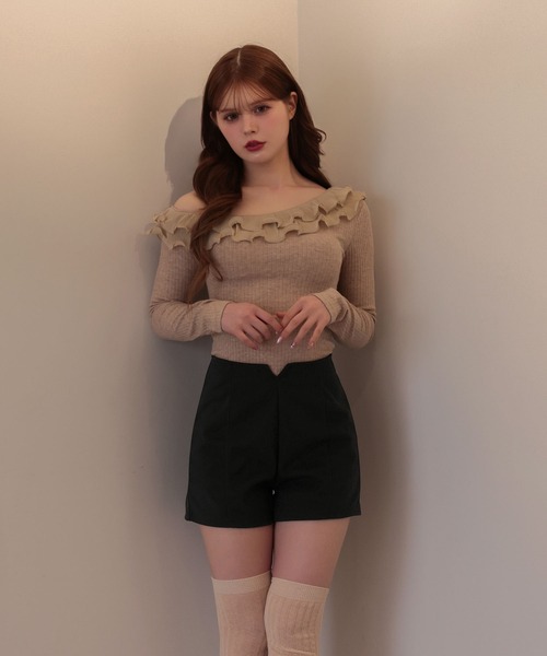M DOLLY(エムドリー)の「V cut elina short pants/Vカットエリナショートパンツ(その他パンツ・レディース・ブラック/ベージュ・XS/M/S)」の4枚目の写真