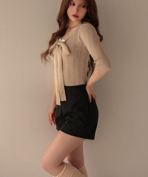 M DOLLY(エムドリー)の「V cut elina short pants/Vカットエリナショートパンツ(その他パンツ・レディース・ブラック/ベージュ・XS/M/S)」の6枚目の写真