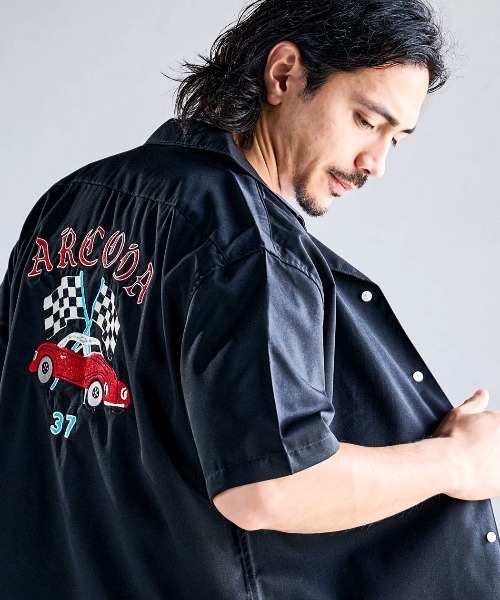 SILVER BULLET(シルバーバレット)の「『ALCARZA/アルカーザ』バック刺繍半袖ボーリングシャツ(Tシャツ/カットソー・メンズ・ブラック系3/ブラック系2/ブラック系4/ブラック系1・L/XL/M)」の1枚目の写真