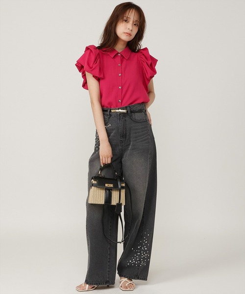 AND COUTURE(アンドクチュール)の「ビジューデニムワイドパンツ(デニムパンツ・レディース・ブルー/ブラック・SMALL/MEDIUM/LARGE)」の2枚目の写真