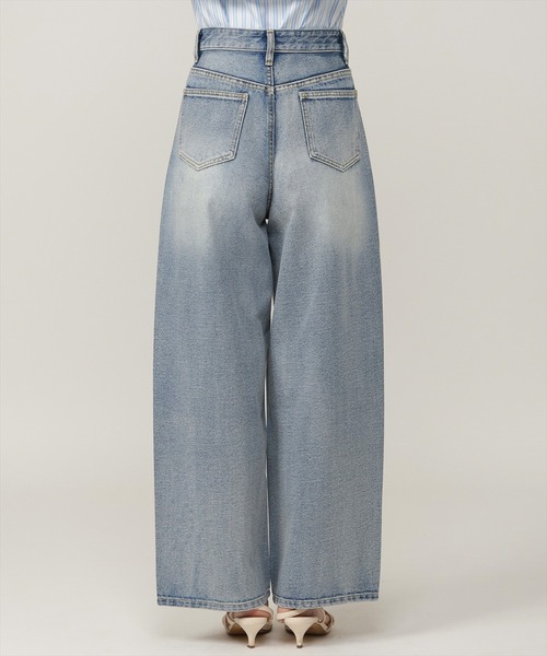 AND COUTURE(アンドクチュール)の「ビジューデニムワイドパンツ(デニムパンツ・レディース・ブルー/ブラック・SMALL/MEDIUM/LARGE)」の13枚目の写真