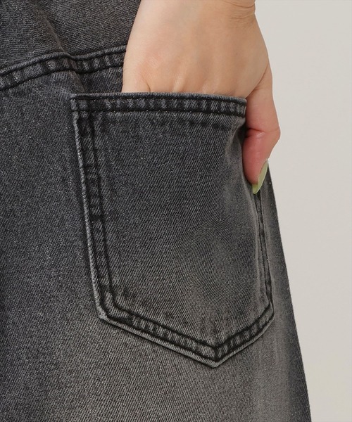 AND COUTURE(アンドクチュール)の「ビジューデニムワイドパンツ(デニムパンツ・レディース・ブルー/ブラック・SMALL/MEDIUM/LARGE)」の8枚目の写真