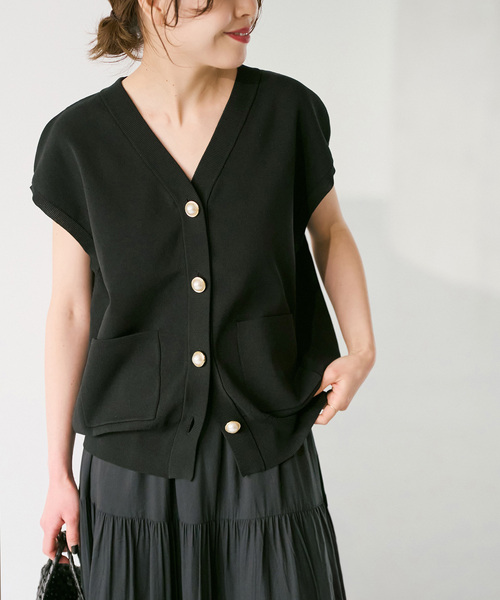 Spick & Span（スピックアンドスパン）の「《WEB限定 / 追加》パールボタンウォッシャブルニットベスト（ベスト・レディース・ホワイト/ブラウン/ブラック・FREE）」の3枚目の写真