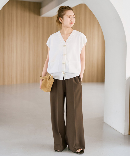 Spick & Span（スピックアンドスパン）の「《WEB限定 / 追加》パールボタンウォッシャブルニットベスト（ベスト・レディース・ホワイト/ブラウン/ブラック・FREE）」の5枚目の写真