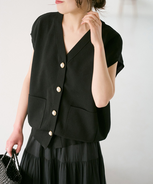 Spick & Span（スピックアンドスパン）の「《WEB限定 / 追加》パールボタンウォッシャブルニットベスト（ベスト・レディース・ホワイト/ブラウン/ブラック・FREE）」の8枚目の写真