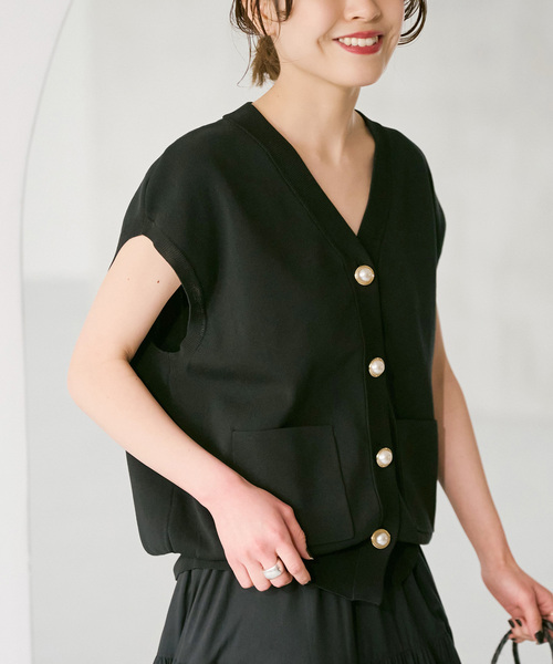 Spick & Span（スピックアンドスパン）の「《WEB限定 / 追加》パールボタンウォッシャブルニットベスト（ベスト・レディース・ホワイト/ブラウン/ブラック・FREE）」の10枚目の写真