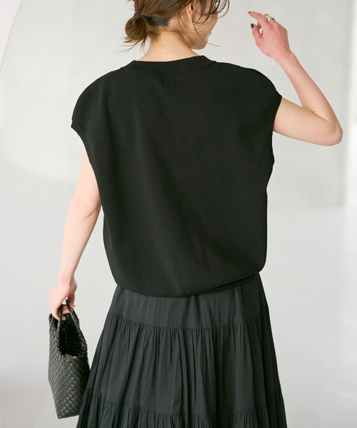 Spick & Span（スピックアンドスパン）の「《WEB限定 / 追加》パールボタンウォッシャブルニットベスト（ベスト・レディース・ホワイト/ブラウン/ブラック・FREE）」の11枚目の写真