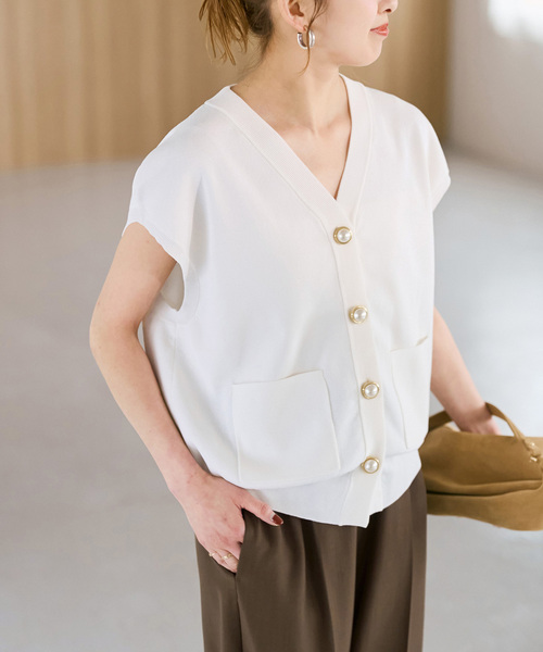 Spick & Span（スピックアンドスパン）の「《WEB限定 / 追加》パールボタンウォッシャブルニットベスト（ベスト・レディース・ホワイト/ブラウン/ブラック・FREE）」の17枚目の写真
