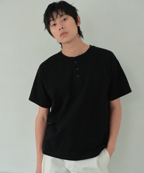 WEDNESDAY OASIS(ウェンズデーオアシス)の「ヴィンテージウォッシュハーフTシャツ_3COLOR(WCB6TP01)(Tシャツ/カットソー・メンズ・ブラック/チャコール/アイボリー・MEDIUM/LARGE/X-LARGE)」の4枚目の写真