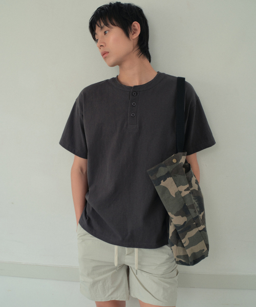 WEDNESDAY OASIS(ウェンズデーオアシス)の「ヴィンテージウォッシュハーフTシャツ_3COLOR(WCB6TP01)(Tシャツ/カットソー・メンズ・ブラック/チャコール/アイボリー・MEDIUM/LARGE/X-LARGE)」の6枚目の写真