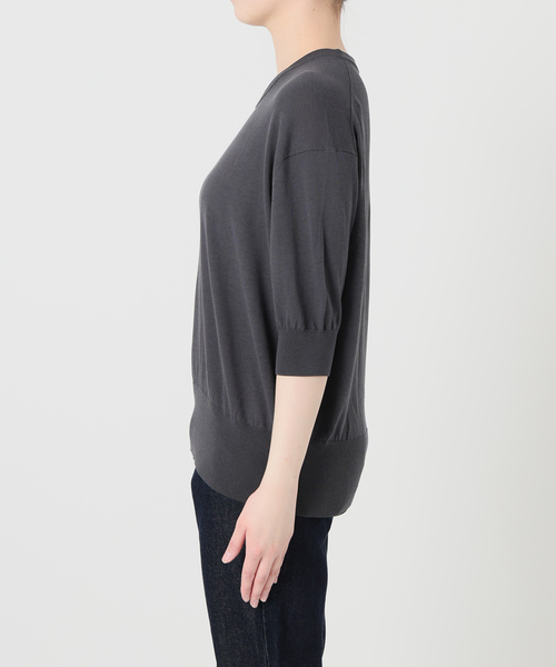 SLOBE IENA(スローブイエナ)の「《WEB限定/追加/シリーズあり》コットンキュプラハーフスリーブプルオーバー(ニット/セーター・レディース・チャコールグレー/アイボリー/ベージュ・FREE)」の8枚目の写真