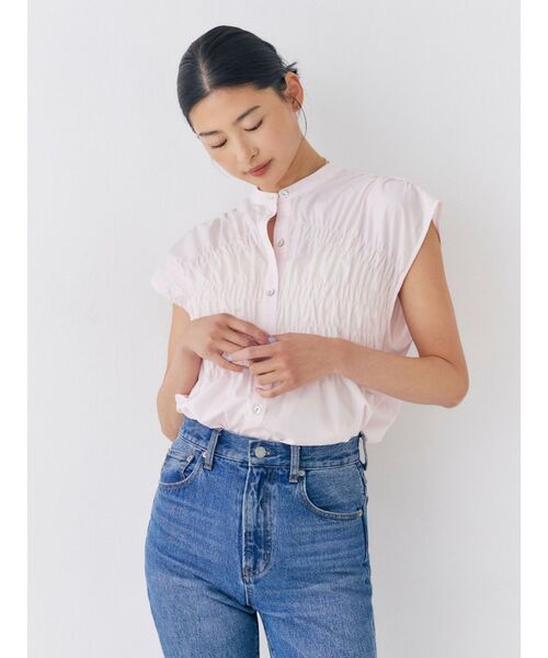Ungrid(アングリッド)の「ノーカラーギャザーノースリーブシャツ(シャツ/ブラウス・レディース・オフホワイト/ピンク/グリーン/ブルー・FREE)」の14枚目の写真