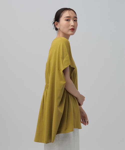 LEPSIM(レプシィム)の「バックギャザーチュニック 742571(Tシャツ/カットソー・レディース・オフホワイト/ブラック/イエロー/チャコールグレー・FREE)」の16枚目の写真