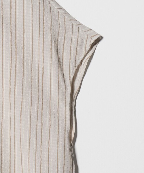 A DAY IN THE LIFE UNITED ARROWS(アデイインザライフユナイテッドアローズ)の「リップル フリルネックシャツ <A DAY IN THE LIFE>(シャツ/ブラウス・レディース・その他1/ブラック/ベージュ・FREE)」の11枚目の写真