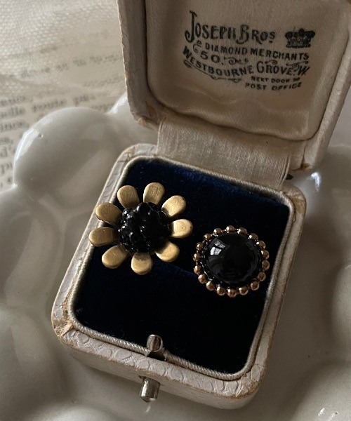 tone（トーン）の「【mallelabrocante/マルラブロカント】レトロフラワーと天然石のつぶつぶフォークリング/金属アレルギー対応/サージカルステンレス316（リング・レディース・ブラック/ホワイト・FREE）」の10枚目の写真