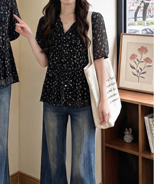 LUCPY(ラクピー)の「フラワーシフォンペプラムブラウス(シャツ/ブラウス・レディース・ブラック・XXX-LARGE/XX-LARGE/X-LARGE/LARGE)」の2枚目の写真