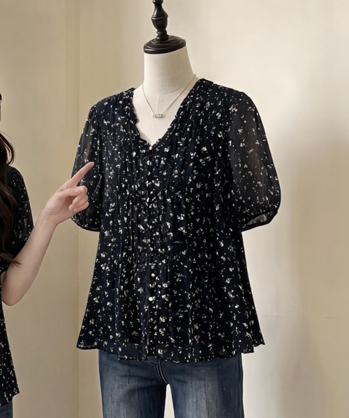 LUCPY(ラクピー)の「フラワーシフォンペプラムブラウス(シャツ/ブラウス・レディース・ブラック・XXX-LARGE/XX-LARGE/X-LARGE/LARGE)」の3枚目の写真