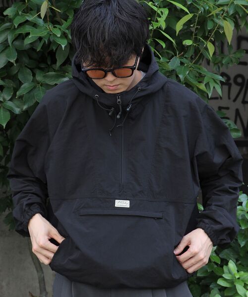 FFEIN(フェイン)の「【撥水加工】FFEIN(フェイン)アノラックジャケット / セットアップ ナイロン スタンド フルジップ 刺繍 ワンポイント ドローコード(ナイロンジャケット・メンズ・レッド/ブラック/アイボリー・SMALL/LARGE/MEDIUM)」の4枚目の写真