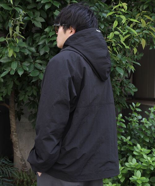FFEIN(フェイン)の「【撥水加工】FFEIN(フェイン)アノラックジャケット / セットアップ ナイロン スタンド フルジップ 刺繍 ワンポイント ドローコード(ナイロンジャケット・メンズ・レッド/ブラック/アイボリー・SMALL/LARGE/MEDIUM)」の6枚目の写真