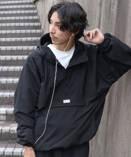 FFEIN(フェイン)の「【撥水加工】FFEIN(フェイン)アノラックジャケット / セットアップ ナイロン スタンド フルジップ 刺繍 ワンポイント ドローコード(ナイロンジャケット・メンズ・レッド/ブラック/アイボリー・SMALL/LARGE/MEDIUM)」の9枚目の写真