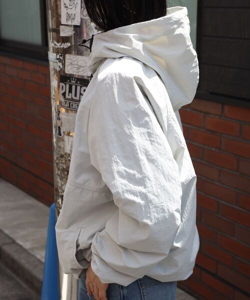 FFEIN(フェイン)の「【撥水加工】FFEIN(フェイン)アノラックジャケット / セットアップ ナイロン スタンド フルジップ 刺繍 ワンポイント ドローコード(ナイロンジャケット・メンズ・レッド/ブラック/アイボリー・SMALL/LARGE/MEDIUM)」の17枚目の写真