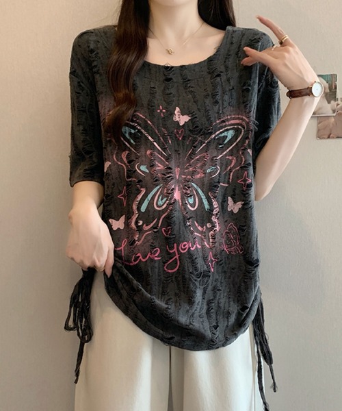 2ly2(トゥーリートゥー)の「バタフライプリント ダメージデザイントップス(Tシャツ/カットソー・レディース・ベージュ/グレー・FREE)」の4枚目の写真