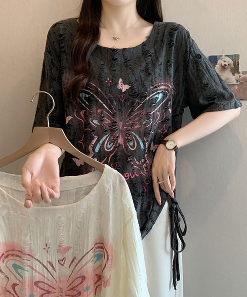 2ly2(トゥーリートゥー)の「バタフライプリント ダメージデザイントップス(Tシャツ/カットソー・レディース・ベージュ/グレー・FREE)」の12枚目の写真