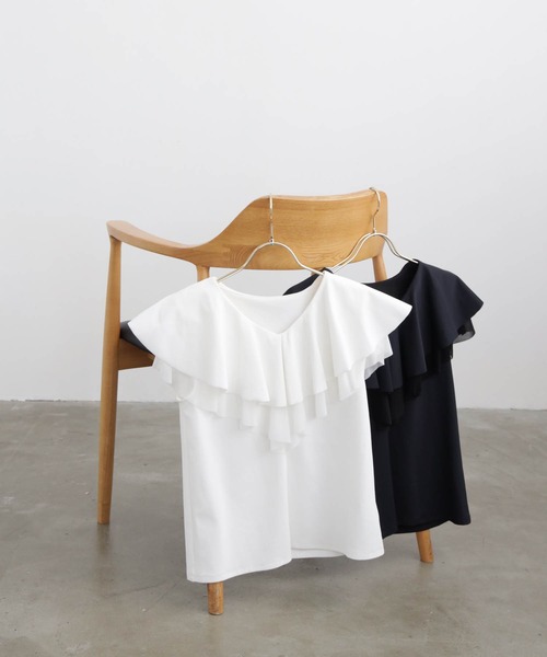 for/c(フォーシー)の「ラッフルカラートップス【サスティナブル】(Tシャツ/カットソー・レディース・オフホワイト/ブラック・L/M)」の14枚目の写真
