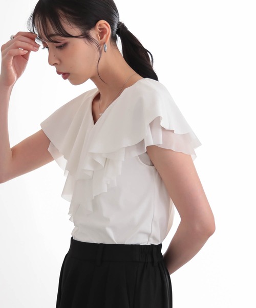 for/c(フォーシー)の「ラッフルカラートップス【サスティナブル】(Tシャツ/カットソー・レディース・オフホワイト/ブラック・L/M)」の19枚目の写真