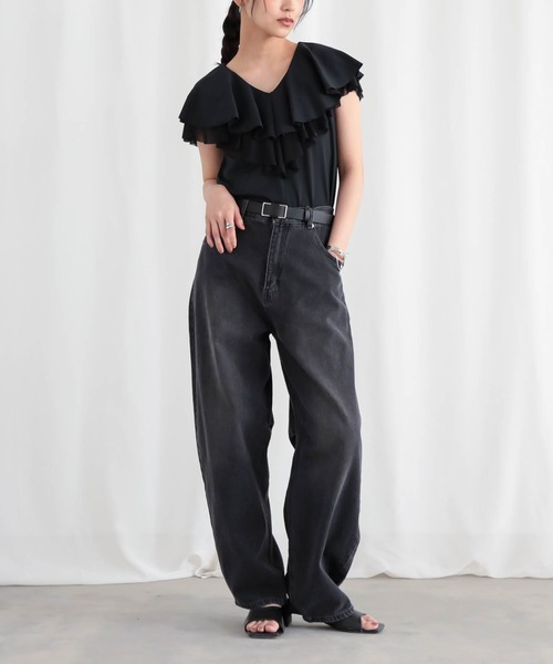 for/c(フォーシー)の「ラッフルカラートップス【サスティナブル】(Tシャツ/カットソー・レディース・オフホワイト/ブラック・L/M)」の13枚目の写真