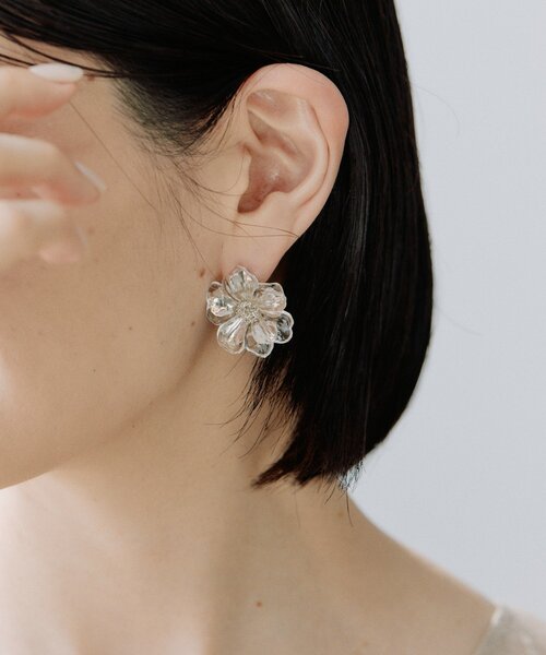 ear PAPILLONNER(イアパピヨネ)の「クリアペタルピアス(ピアス(両耳用)・レディース・シルバー/ゴールド・FREE)」の15枚目の写真
