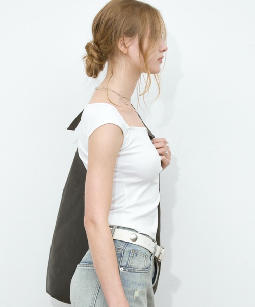 Rohwel(ローウェル)の「Square Neck Tops / スクエアネックトップス(Tシャツ/カットソー・レディース・カーキ/ネイビー/ボルドー/ホワイト・FREE)」の18枚目の写真