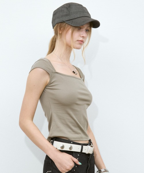 Rohwel(ローウェル)の「Square Neck Tops / スクエアネックトップス(Tシャツ/カットソー・レディース・カーキ/ネイビー/ボルドー/ホワイト・FREE)」の8枚目の写真