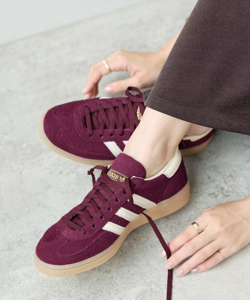 adidas Originals(アディダスオリジナルス)の「【adidas originals】 HANDBALL SPEZIAL W:スニーカー(スニーカー・レディース・ブラウン/ボルドー・24.5cm/24cm/23.5cm/23cm/22.5cm/25cm)」の1枚目の写真