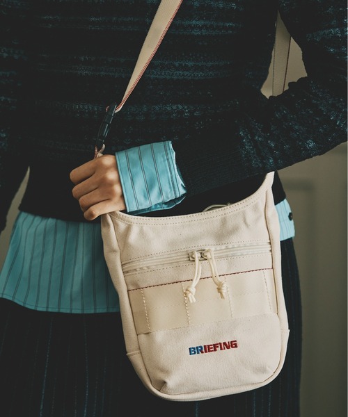 beautiful people(ビューティフルピープル)の「BR × BP CANVAS SLIM SHOULDER(ショルダーバッグ・レディース・ナチュラル・FREE)」の2枚目の写真