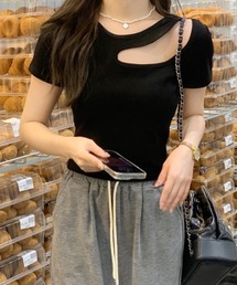 アシンメトリースリット クロップドTシャツ