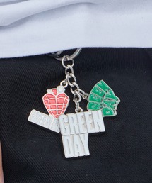 ROCK-OFF（ロックオフ）の「GREEN DAY / グリーン・デイ LOGO CHARMS - METAL KEYCHAIN ロゴ チャーム キーチェーン キーホルダー バンド メンズ レディース 2026年 秋 秋服 冬 冬服（キーホルダー）」
