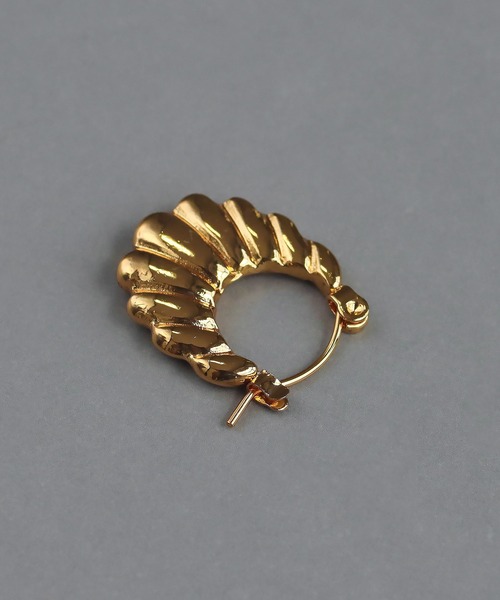 abaskdesign(アバスクデザイン)の「金属アレルギー対応 クロワッサンフープピアス(ピアス(両耳用)・レディース・ゴールド・FREE)」の11枚目の写真