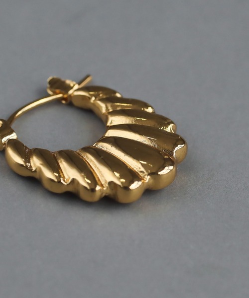 abaskdesign(アバスクデザイン)の「金属アレルギー対応 クロワッサンフープピアス(ピアス(両耳用)・レディース・ゴールド・FREE)」の12枚目の写真