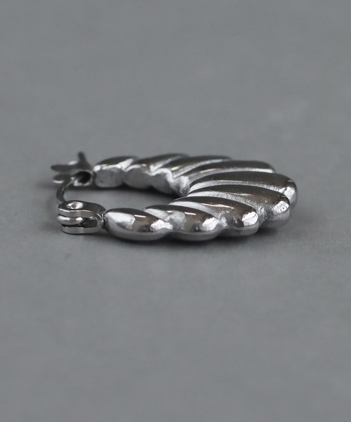 abaskdesign(アバスクデザイン)の「金属アレルギー対応 クロワッサンフープピアス(ピアス(両耳用)・レディース・ゴールド・FREE)」の13枚目の写真