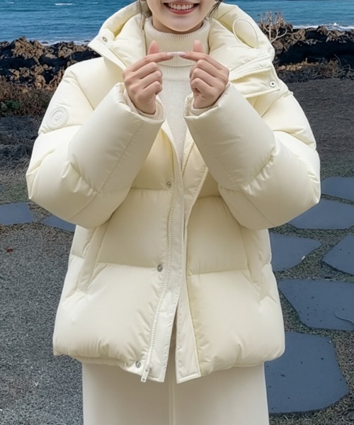 AMAJI(アマジ)の「パフスリーブ ルーズ ショート丈 中綿ジャケット(その他アウター・レディース・ライトブルー/ブラック/ベージュ/パープル・SMALL/MEDIUM/LARGE/X-LARGE)」の2枚目の写真