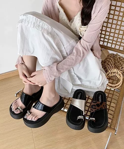 Miniministore(ミニミニストア)の「厚底トングサンダル 美脚脚長 おしゃれ靴(サンダル・レディース・ブラック/シャンパン/レオパード・22.5cm/23.5cm/23.0cm/24.5cm/24.0cm)」の11枚目の写真