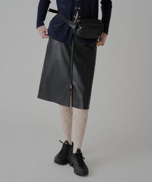 WHIMSIC(ウィムジック)の「【UNISEX】ヴィーガンレザーウエストバック(ボディバッグ/ウエストポーチ・レディース・ブラック/ブラウン・ONE SIZE)」の6枚目の写真